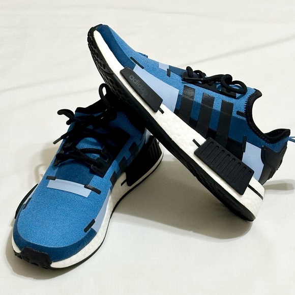 Adidas NMD R1 x Pharrell Focus Blue/Core Black/Ambient Sky Athletic Shoes - US 6 - Picture 13 of 17